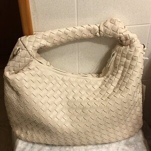 NWT!!! ELLO woven vegan leather Hobo style cross body bag